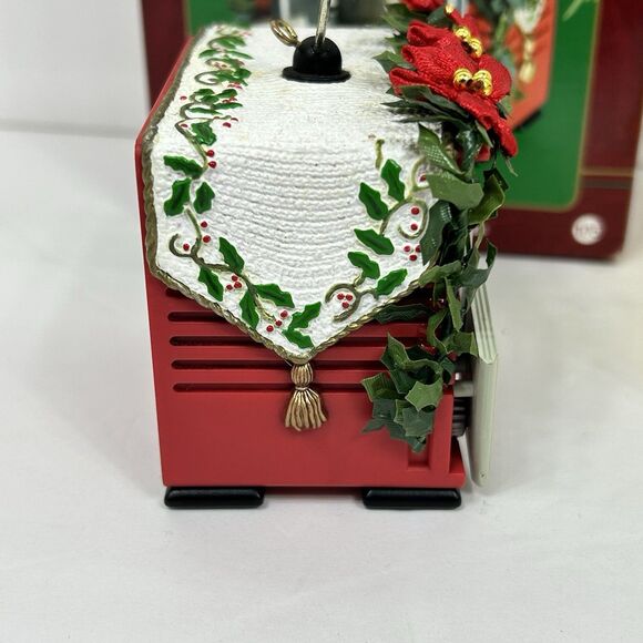 Carlton Cards AN I LOVE LUCY CHRISTMAS Heirloom Ornament Collection Light Sound - Picture 9 of 16